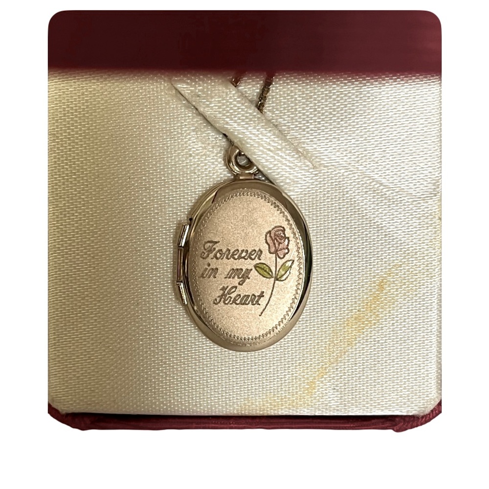 Amanda Smith V20 14kt Gold filled Locket Forever In My Heart Engraved